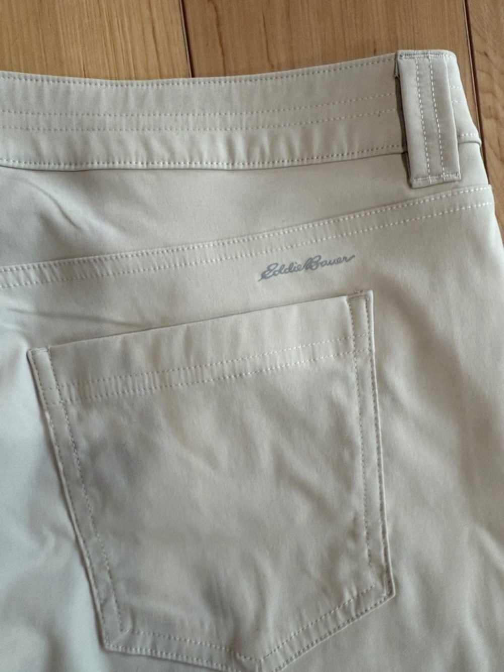 Eddie Bauer Woman’s Beige Casual Chinos - Picture 5 of 7